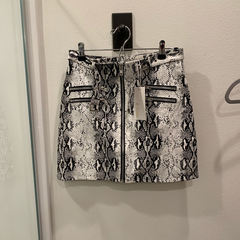 DOLLS KILL Snakeskin zipper skirt